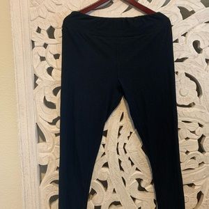 LuLaRoe Black Leggings TC2